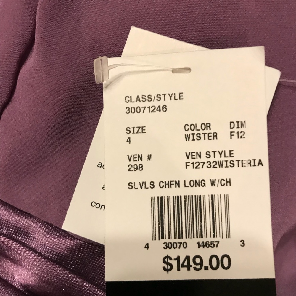 BNWT HALTER STYLE BRIDESMAIDS DRESSES. Sizes 2-8